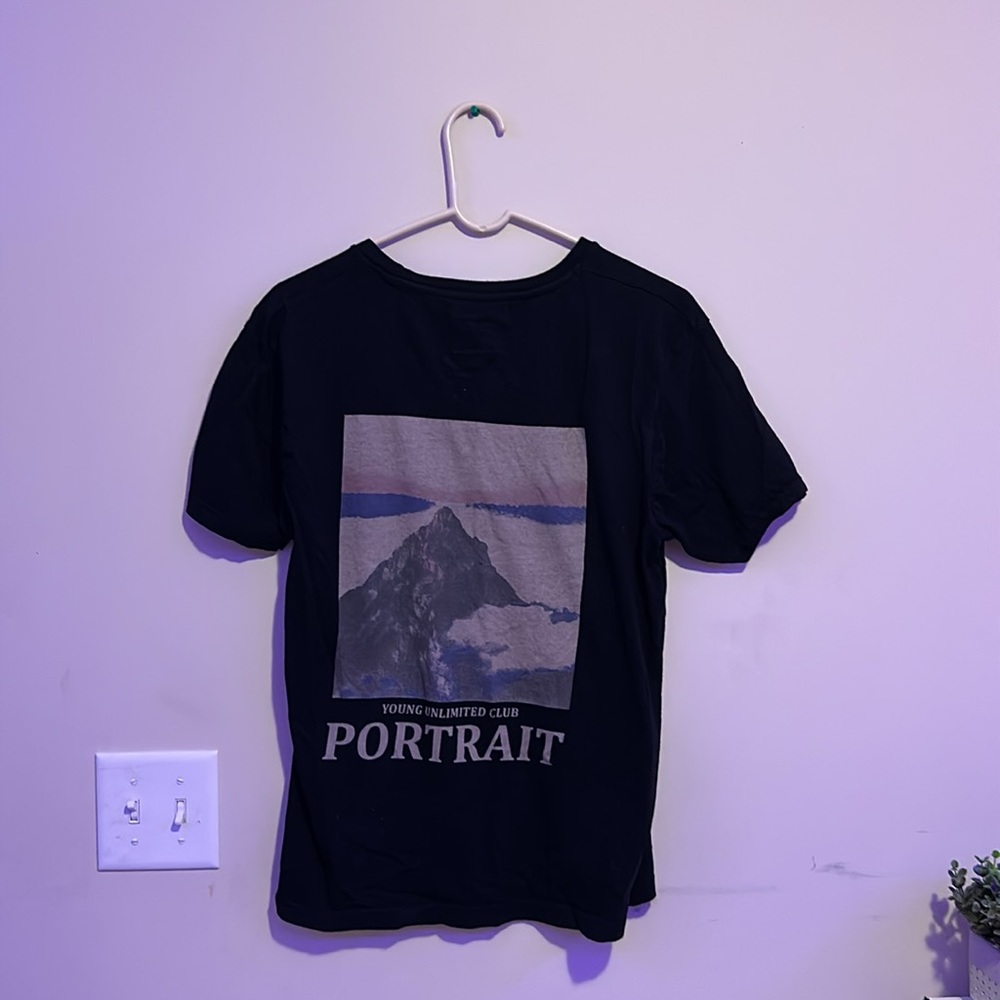Black T-shirt